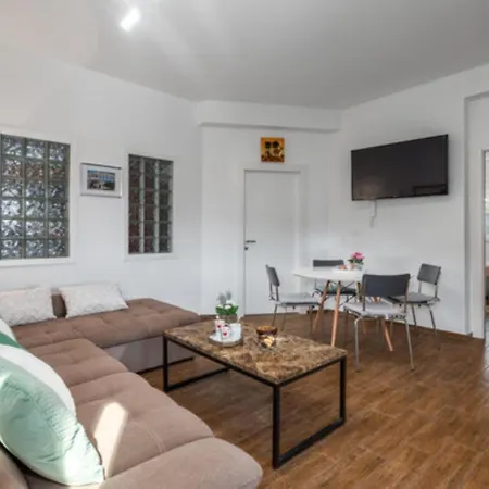 Appartement Pool Retreat