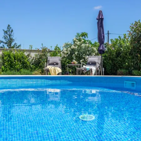 Apartment Pool Retreat *