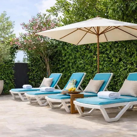 Pool Retreat Apartment *